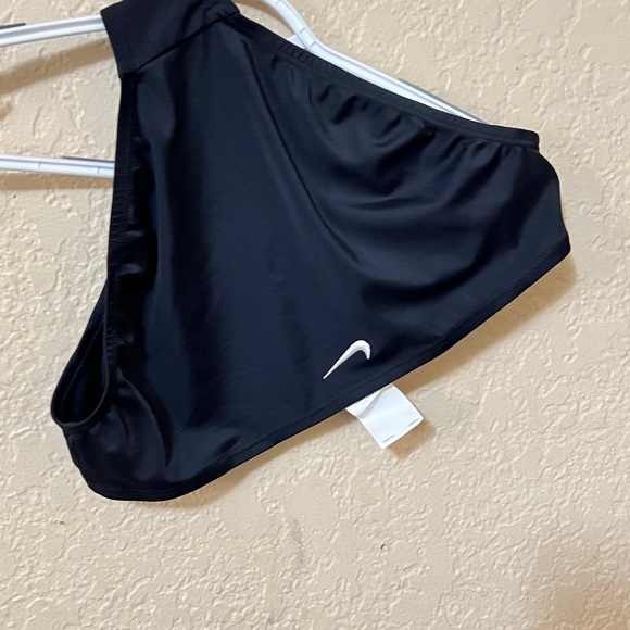 √SCOOP NECK, RACERBACK, LOOSE FIT offering maximum comfort and bikini included - Picture 5 of 7